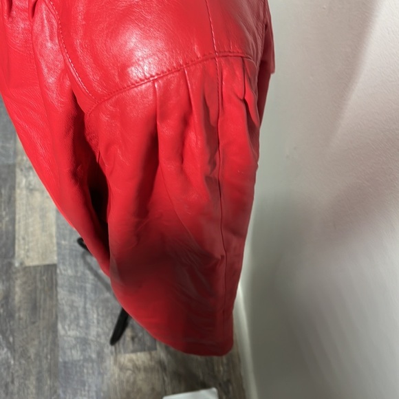 *RARE* 80’s, Bally of Switzerland, (made in Italy) cherry red leather short coat - Picture 9 of 10